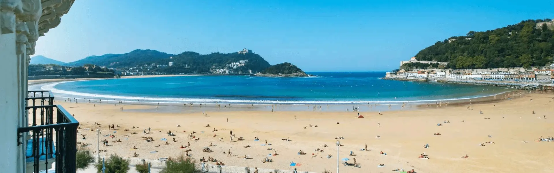 Vistas de la playa de la concha desde el balcón