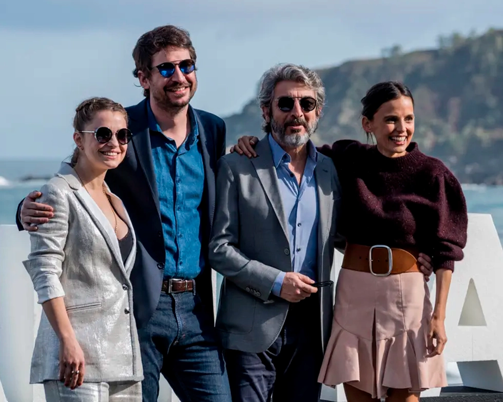 La Alfombra Roja: Glamour y Emoción